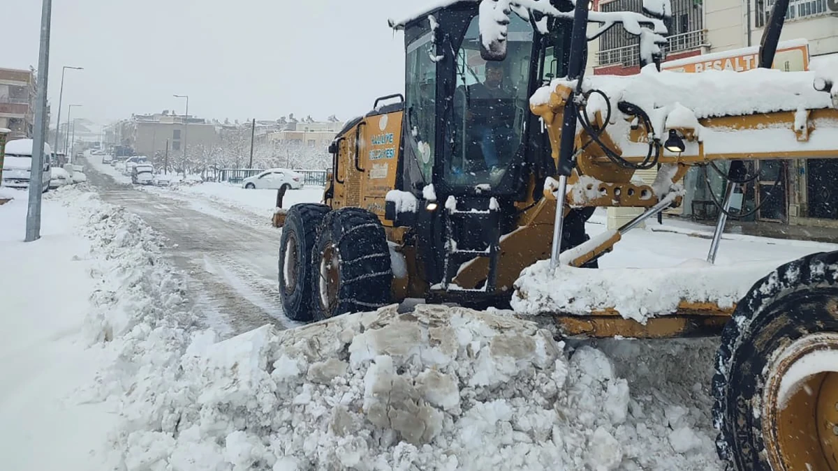 Haliliye’de ekipler sahadan ayrılmıyor