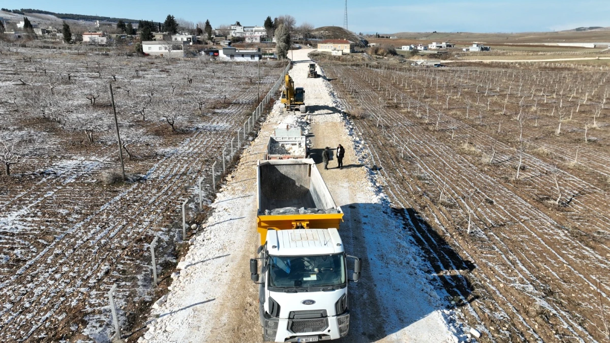Karaköprü’de grup yolu sıcak asfaltla buluşuyor