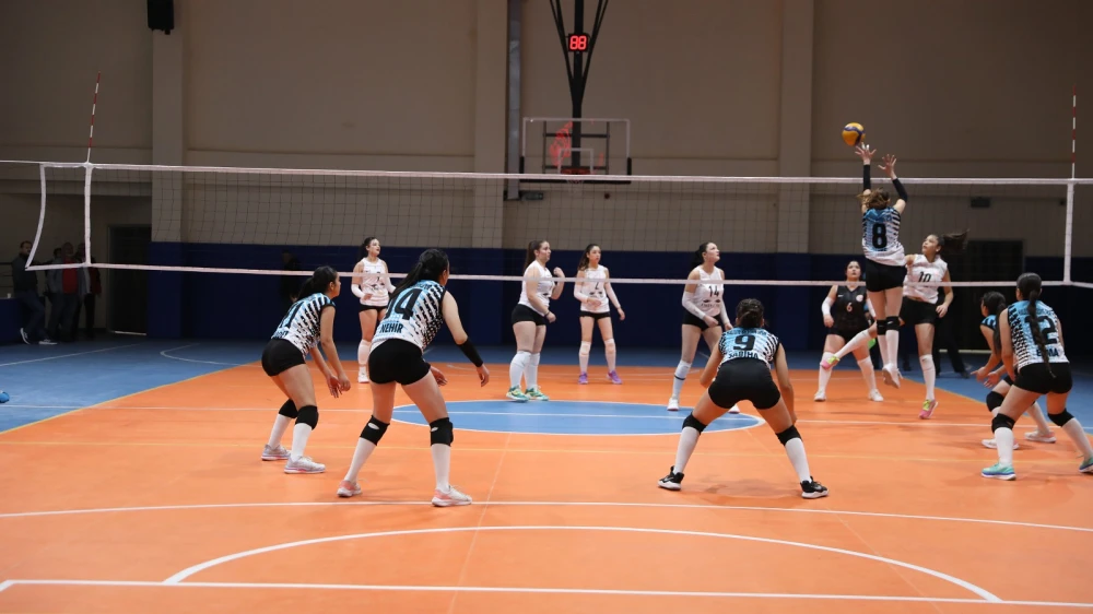 Haliliye Belediyespor yıldız kızlarda il şampiyonu oldu