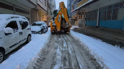 Eyyübiye’de karla mücadele aralıksız sürüyor