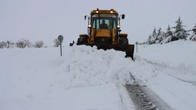 Karla mücadelede ilçelerde koordineli şekilde devam ediyor