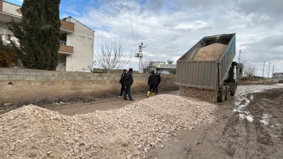 Eyyübiye kırsal mahalle yollarında yapım devam ediyor