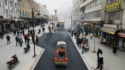 Divanyolu’nda asfalt serimi başladı