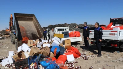Haliliye’de zabıta ekipleri 5 ton bozuk gıda ele geçirdi