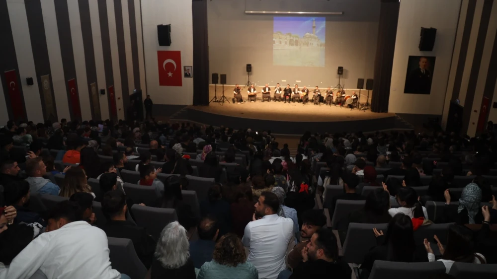 Urfa ahengi sıra gecesi topluluğu şenlendirdi