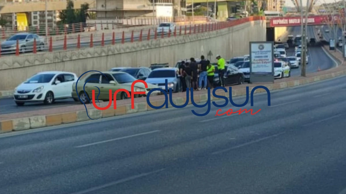 Karaköprü'de 3 Araç Birbirine  Zincirleme Kaza