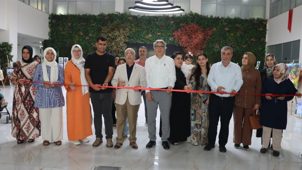 Karaköprü’de yıl sonu resim sergisi sanatseverlerle buluştu