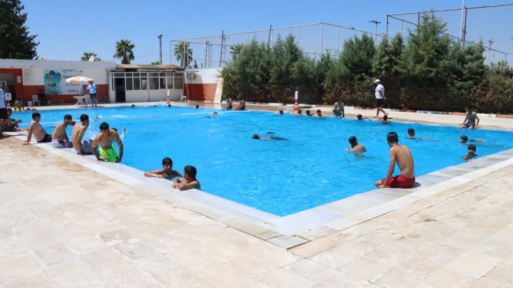 Urfa’da ücretsiz havuzlar çocuklarla dolup taşıyor