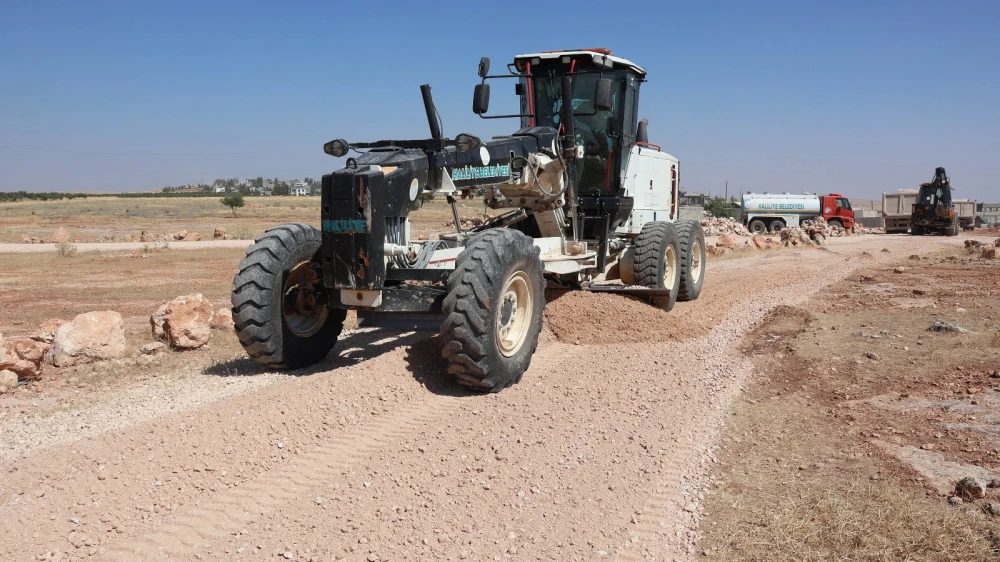 Haliliye’de kırsal yollar bir bir yenileniyor
