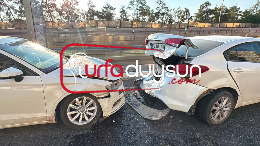 Karaköprü’de Zincirleme Kaza! 4 Araç Birbirine Girdi, 4 Yaralı