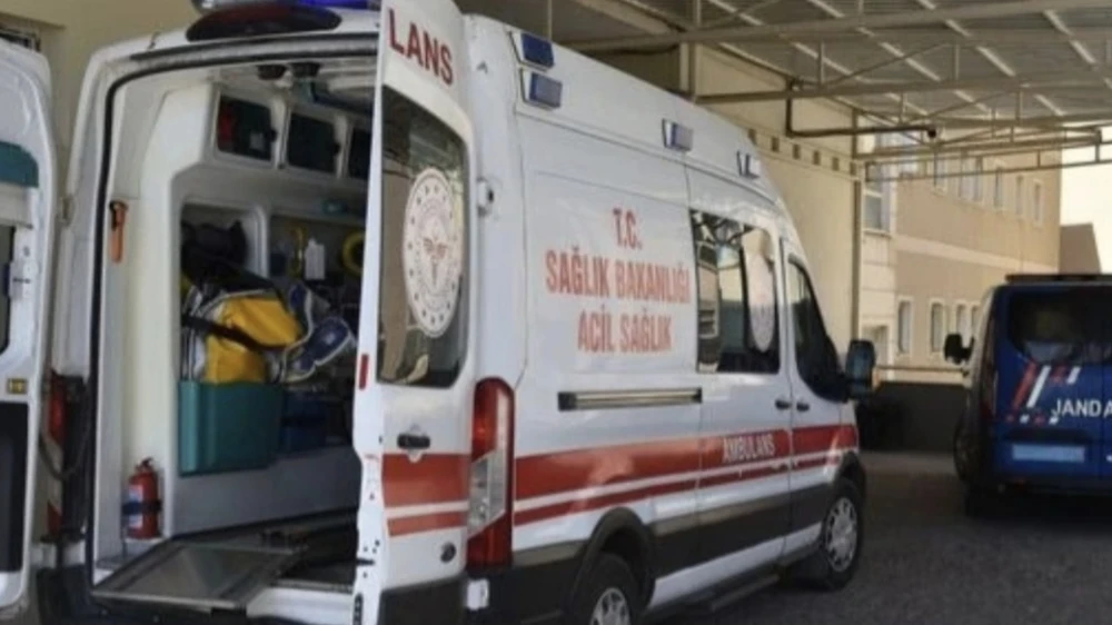 SİVEREK’TE FECİ KAZA: OTOMOBİL ŞARAMPOLE DEVRİLDİ, 4 KİŞİ YARALANDI