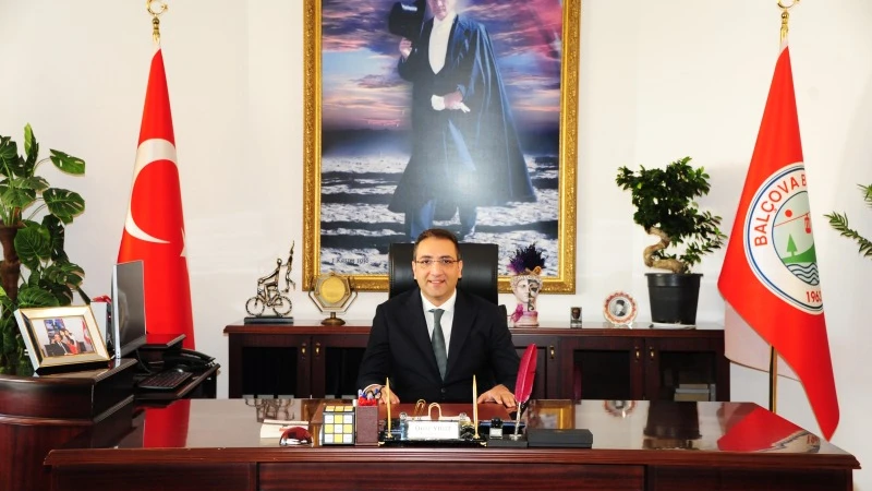 BALÇOVA BELEDİYE BAŞKANI ONUR YİĞİT GÖREVİNE İADE EDİLDİ
