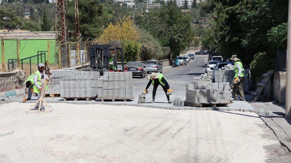 Haliliye’de yol çalışmaları 12 ekiple sürüyor