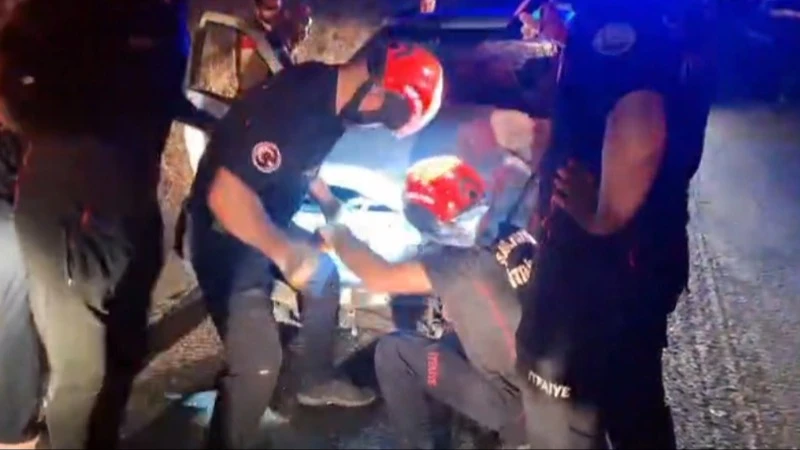 ŞANLIURFA-BİRECİK YOLUNDA FECİ KAZA: 4 YARALI