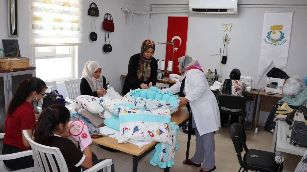 HALİLİYE MİLLET EVLERİ KADINLARIN MESLEK VE HOBİ MERKEZİ OLDU