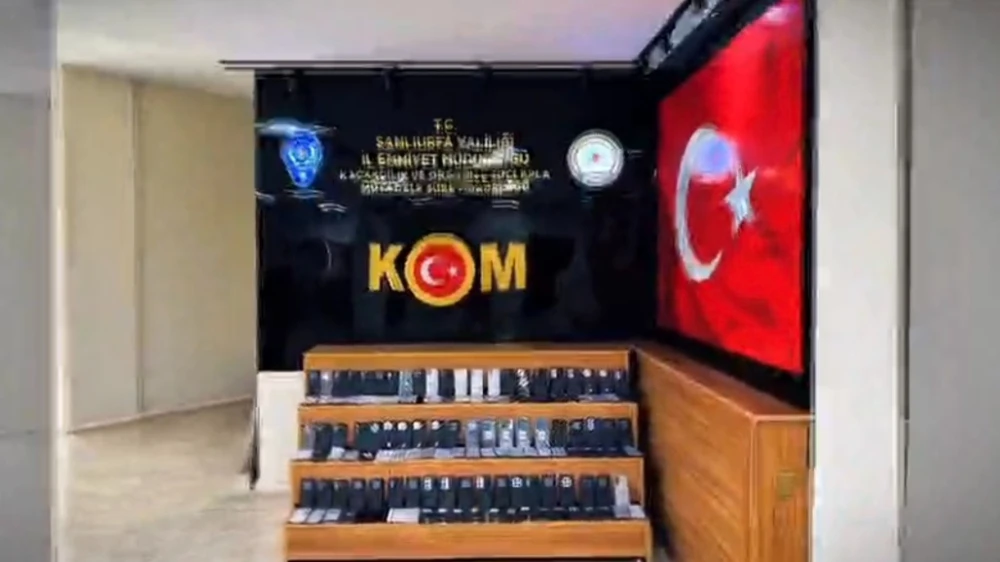 ŞANLIURFA’DA TAMİPONUN İÇİNDEN 130 KAÇAK TELEFON ÇIKTI!