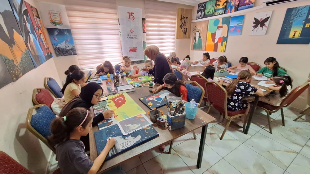 GENÇLER KURSLARDA BULUŞUYOR
