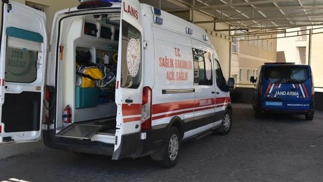 Faciadan Dönüldü! Halfeti Yaylak Yolunda Lastiği Patlayan Araç Kaza Yaptı: 3 Yaralı