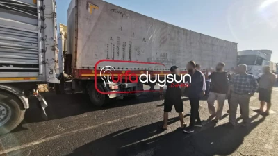 URFA'DA TIR KAZASI: İKİ ARAÇ ÇARPIŞTI