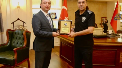ŞANLIURFA EMNİYETİ’NDEN VEDA PLAKETİ