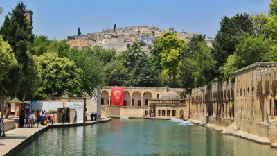 Urfa Balıklıgöl’ün Hikayesi Nedir Urfa Balıklıgöl’deki Balıkların Sırrı Nedir?