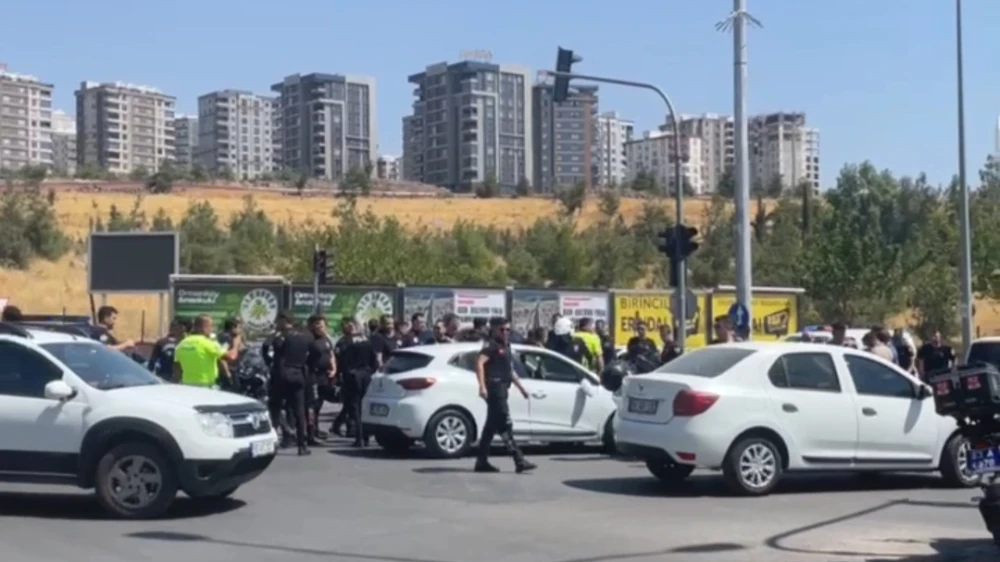 URFA'DA POLİS EKİPLERİ KAZA YAPTI