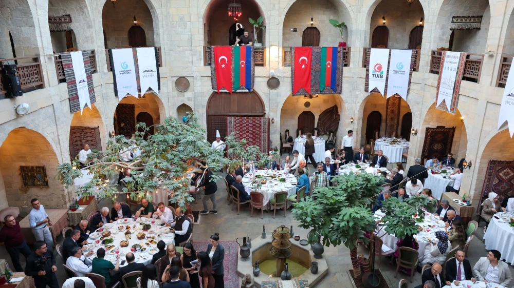 URFA’NIN KÜLTÜREL ZENGİNLİKLERİ AZERBAYCAN’DA TANITILIYOR