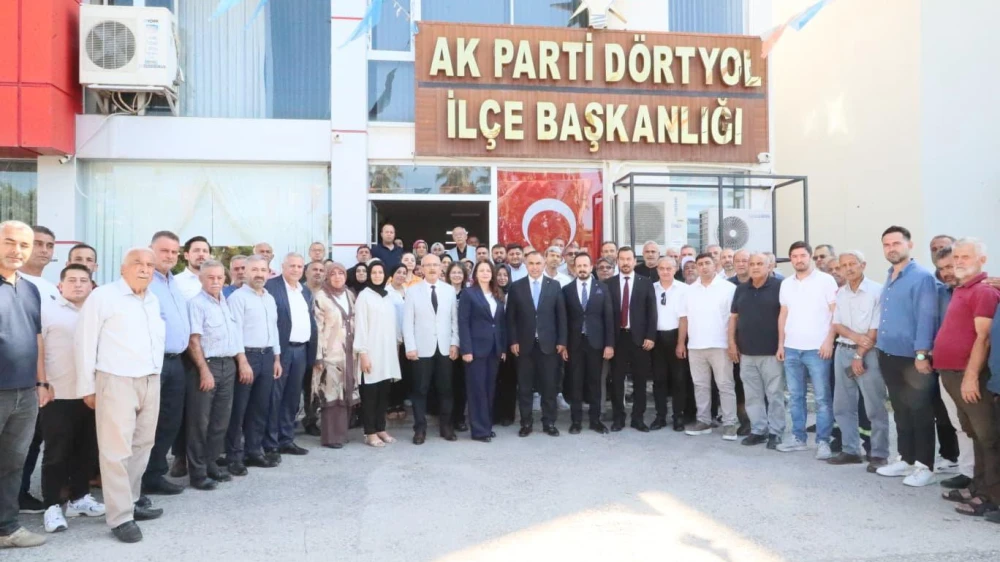 AK PARTİ MKYK ÜYESİ MEHMET ALİ KURT, DÖRTYOL’DA VATANDAŞLARLA BULUŞTU