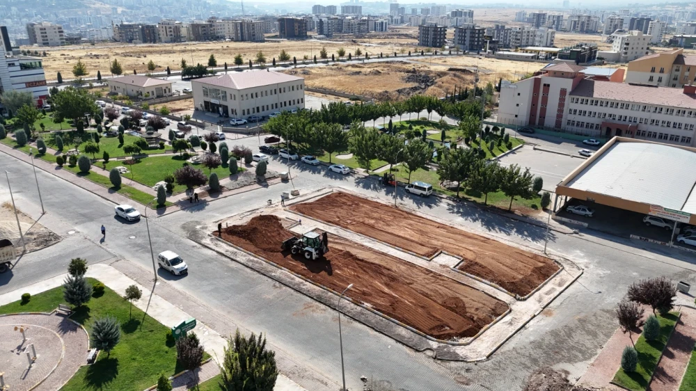 KARAKÖPRÜ’DE YEŞİL ALAN YATIRIMLARI SÜRÜYOR