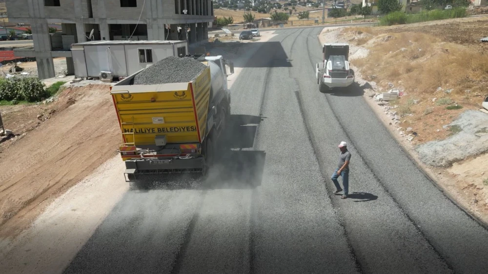 HALİLİYE BELEDİYESİ, DAĞETEĞİ MAHALLESİ’Nİ ASFALTLA YENİLİYOR