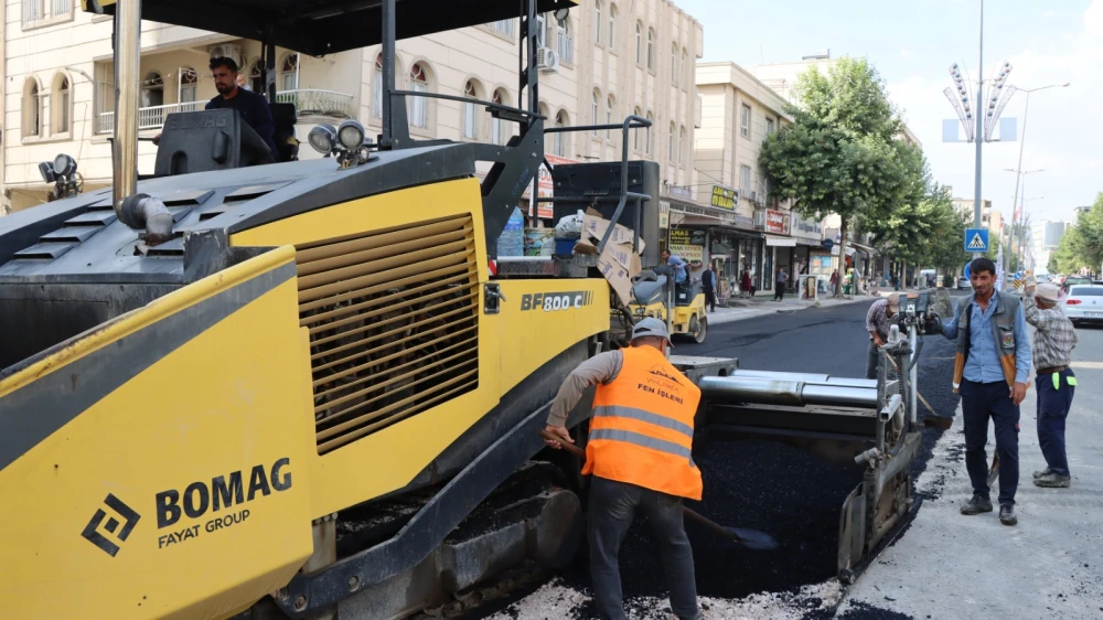 SİVEREK’TE ADNAN MENDERES CADDESİ YENİLENDİ