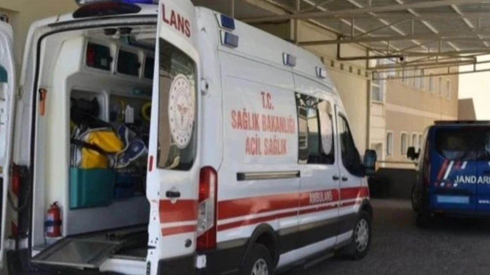 SİVEREK’TE FECİ KAZA: İKİ ARAÇ ÇARPIŞTI, 3 KİŞİ YARALANDI