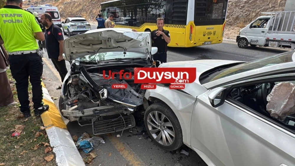 URFA'DA FECİ KAZA! ARAÇLAR KAFA KAFAYA ÇARPIŞTI: 1’İ ÇOCUK 3 YARALI