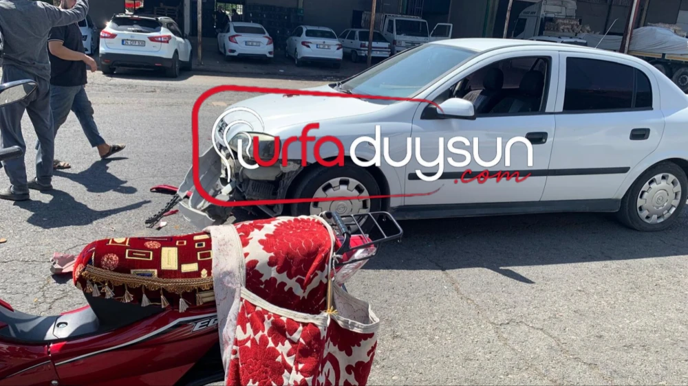 URFA HAL PAZARI’NDA KAZA: OTOMOBİL İLE MOTOSİKLET ÇARPIŞTI