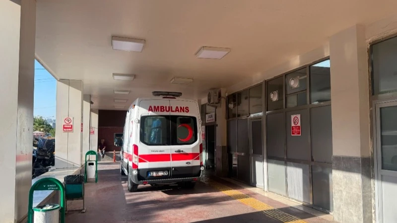 VİRANŞEHİR’DE ORTALIK SAVAŞ ALANINA DÖNDÜ! TAŞLI SOPALI KAVGADA 5 YARALI