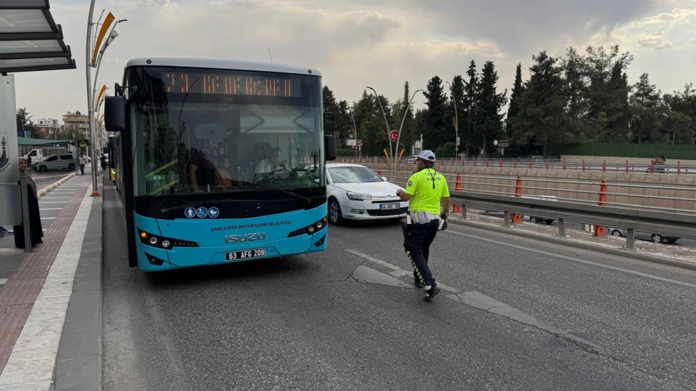 URFA’DA TOPLU ULAŞIM ARAÇLARINA SIKI TRAFİK DENETİMİ!