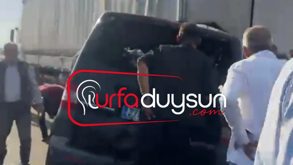SURUÇ’TA TIRIN ALTINDA KALAN TRANSİT ARAÇTA 2 KİŞİ ÖLDÜ, 2 KİŞİ AĞIR YARALANDI