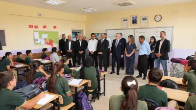 KARAKÖPRÜ'DE EĞİTİME DESTEK, ÖĞRENCİLERE HEDİYE