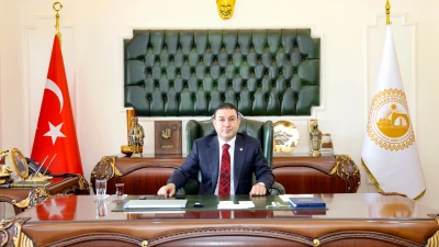 BAŞKAN ÖZYAVUZ ÜNİVERSİTEYE YERLEŞEN GENÇLERİ TEBRİK ETTİ