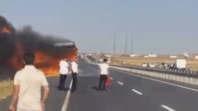 URFA’DA YOLCU OTOBÜSÜ ALEV ALEV YANDI: O ANLAR KAMERADA