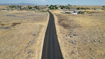 SİVEREK’TE 5 KİLOMETRELİK YOL SATHİ ASFALTLA YENİLENDİ