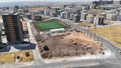 KARAKÖPRÜ’DE PARKLAR YÜKSELİYOR, YEŞİL ALANLAR BÜYÜYOR