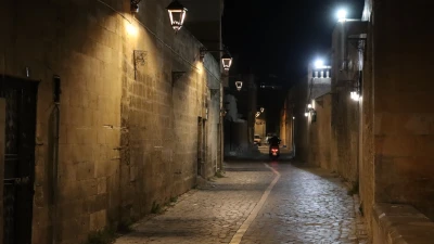 URFA’NIN TARİHİ SOKAKLARI GECELERİ IŞIL IŞIL