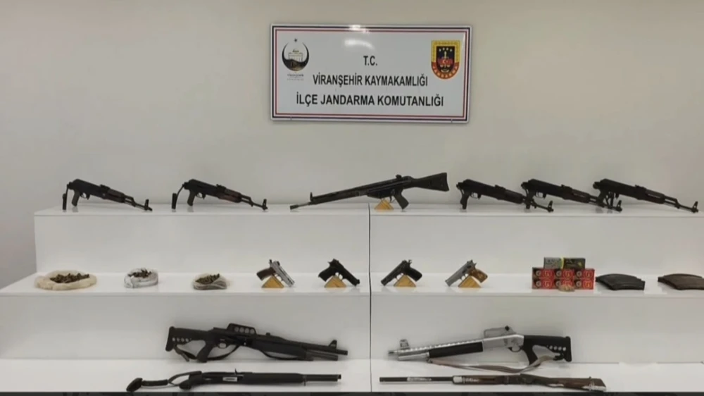 URFA’DA SİLAH KAÇAKÇILARINA OPERASYON! MİNİ CEPHANELİK ORTAYA ÇIKARILDI