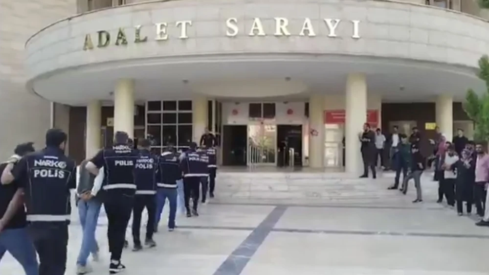 ŞANLIURFA’DA NARKOTİK OPERASYONLARI: 13 ŞÜPHELİ TUTUKLANDI!