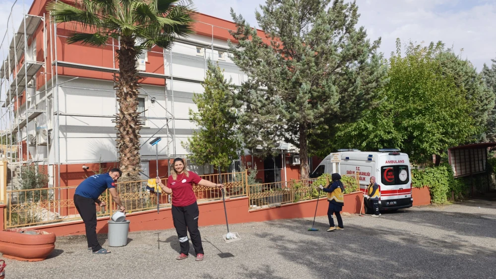 ŞANLIURFA’DA 112 PERSONELİNDEN ÖRNEK DAVRANIŞ: İSTASYONLARINI GÜZELLEŞTİRDİLER