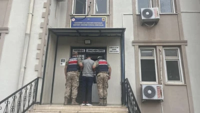 URFA’DA ARAÇ HIRSIZLIĞINDA DİKKAT ÇEKEN DETAY! ÇALDIĞI ARACI EVİN ÖNÜNE BAŞKA ARAÇ BIRAKARAK GİZLEMEYE ÇALIŞTI
