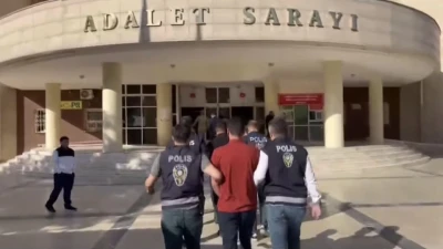 ŞANLIURFA’DA TELEFON DOLANDIRICILIĞI OPERASYONU! 3 ŞÜPHELİ TUTUKLANDI